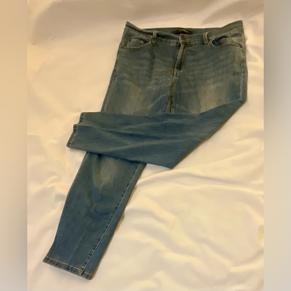 10$ or 2/15$
Joe Fresh Women's Skinny Jeans in Blue
